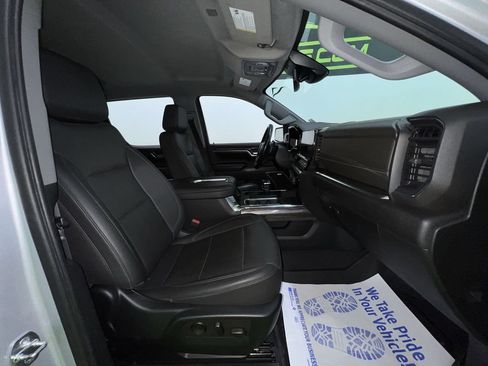 Used 2022 Chevrolet Silverado 1500 LTZ w/ LTZ Convenience Package II AWD/4WD image 28