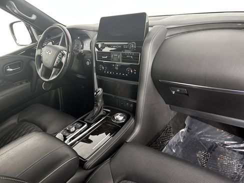 Used 2024 INFINITI QX80 Sensory AWD/4WD image 11
