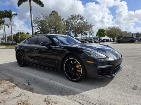 Used 2021 Porsche Panamera Turbo S image 27