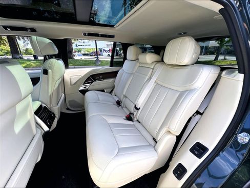 New 2026 Land Rover Range Rover Long Wheelbase SE AWD/4WD image 12