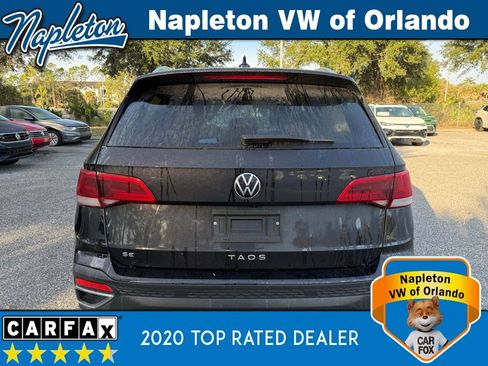 Used 2024 Volkswagen Taos SE image 16