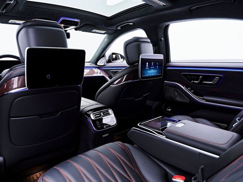 Used 2024 Mercedes-Benz S 63 AMG S w/ Rear Seat Package image 55
