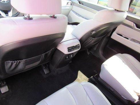 Used 2020 Hyundai Palisade SEL w/ Premium Package AWD/4WD image 18