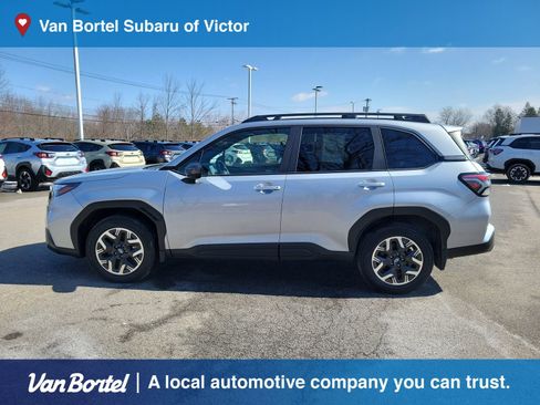 Used 2025 Subaru Forester Premium AWD/4WD image 2