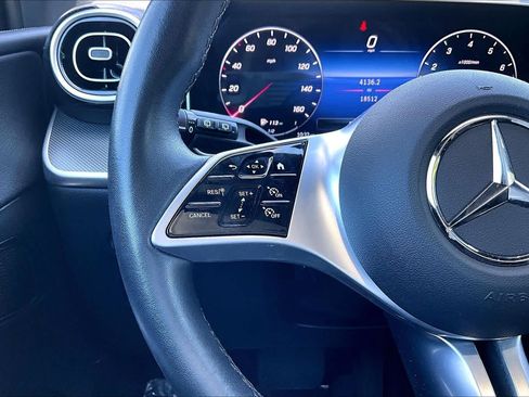 Used 2024 Mercedes-Benz GLC 300 4MATIC image 24