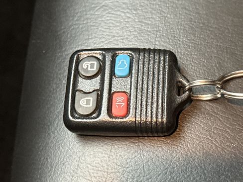 Used 2006 Ford Mustang GT image 29