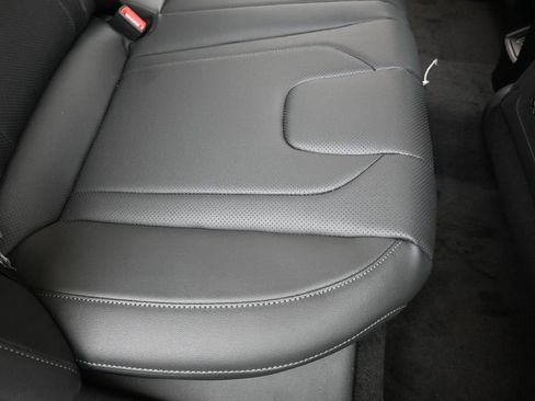 New 2026 Hyundai Elantra Limited FWD image 16