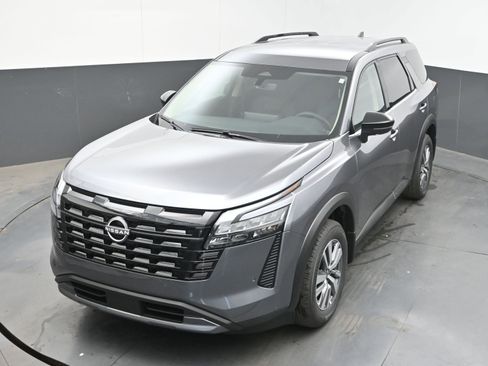 New 2026 Nissan Pathfinder SL FWD image 33