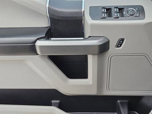 Used 2017 Ford F150 XLT image 16