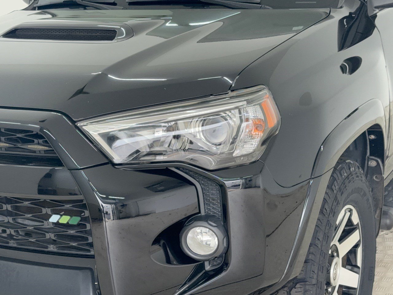 Used 2018 Toyota 4Runner TRD Off-Road Premium AWD/4WD image 12