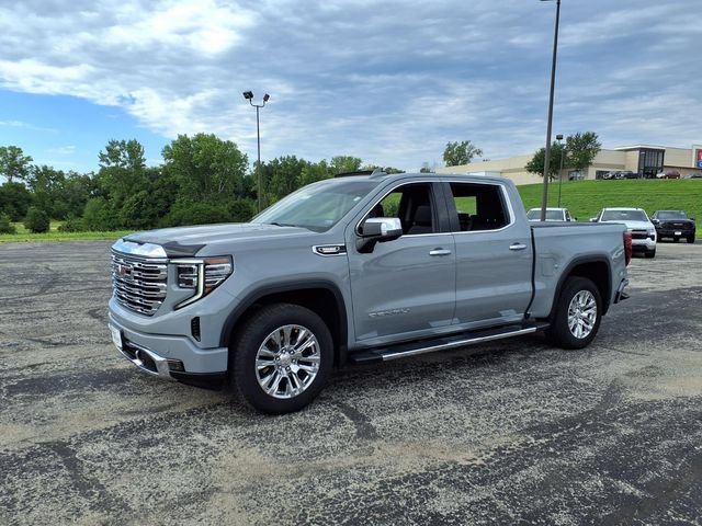 Used 2024 GMC Sierra 1500 Denali w/ Technology Package AWD/4WD image 12