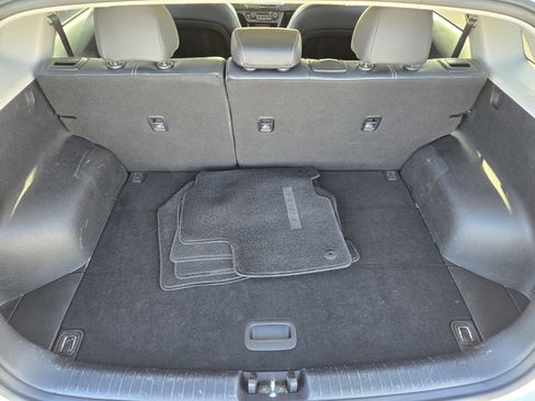 Certified 2022 Kia Niro EX image 14