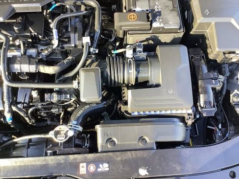 Certified 2025 Hyundai Elantra SE w/ Cargo Package image 16