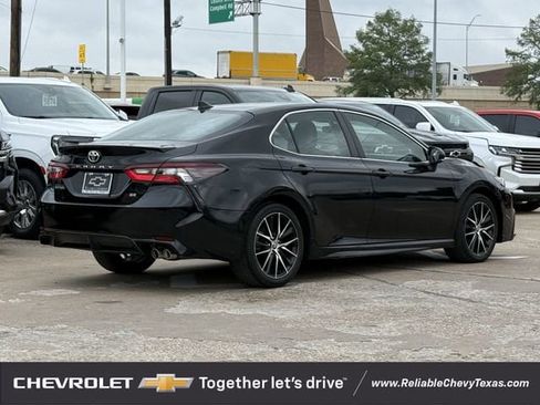 Used 2023 Toyota Camry SE FWD image 6