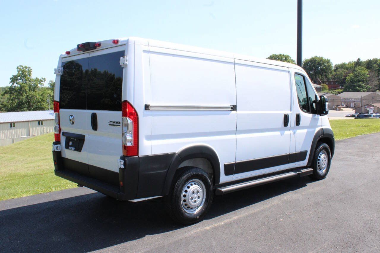 Used 2025 RAM ProMaster 2500 w/ U-Haul Equipment Group FWD image 4