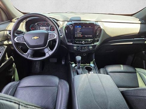 Used 2023 Chevrolet Traverse LT FWD image 16