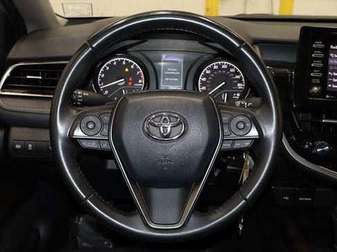 Used 2022 Toyota Camry SE image 20