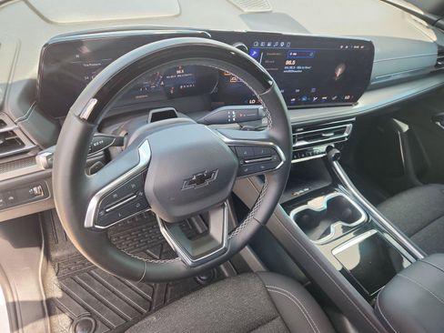 Used 2024 Chevrolet Traverse LT w/ Enhanced Driving Package FWD image 10