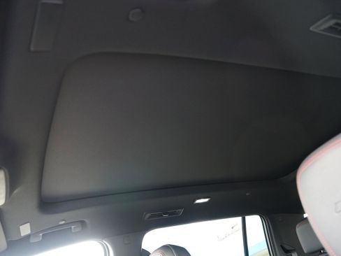 New 2026 Chevrolet Traverse RS image 11