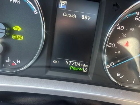 Used 2017 Toyota RAV4 Limited w/ Advanced Technology Package AWD/4WD image 17