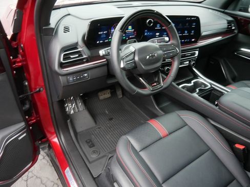 Used 2024 Chevrolet Traverse RS w/ LPO, Floor Liner Package image 12