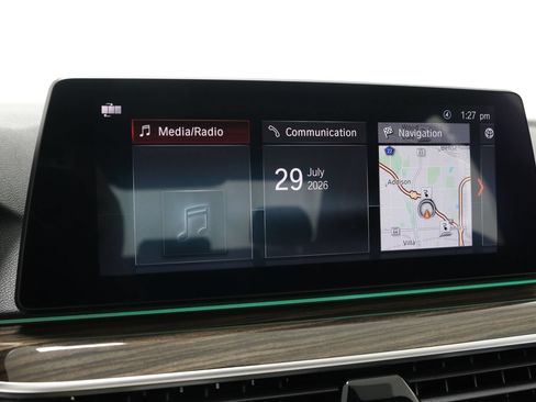 Used 2019 BMW 530e xDrive w/ Premium Package AWD/4WD image 19