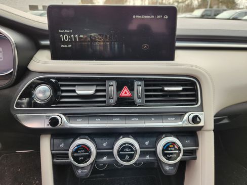 Used 2023 Genesis G70 3.3T w/ Sport Advanced Package image 9