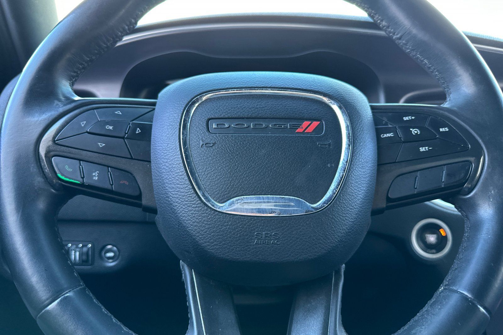 Used 2017 Dodge Charger SE w/ Blacktop Package RWD image 33