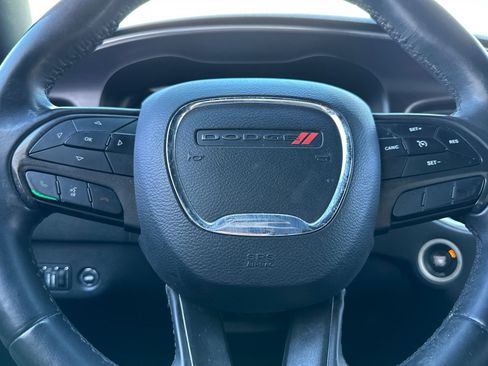 Used 2017 Dodge Charger SE w/ Blacktop Package RWD image 33