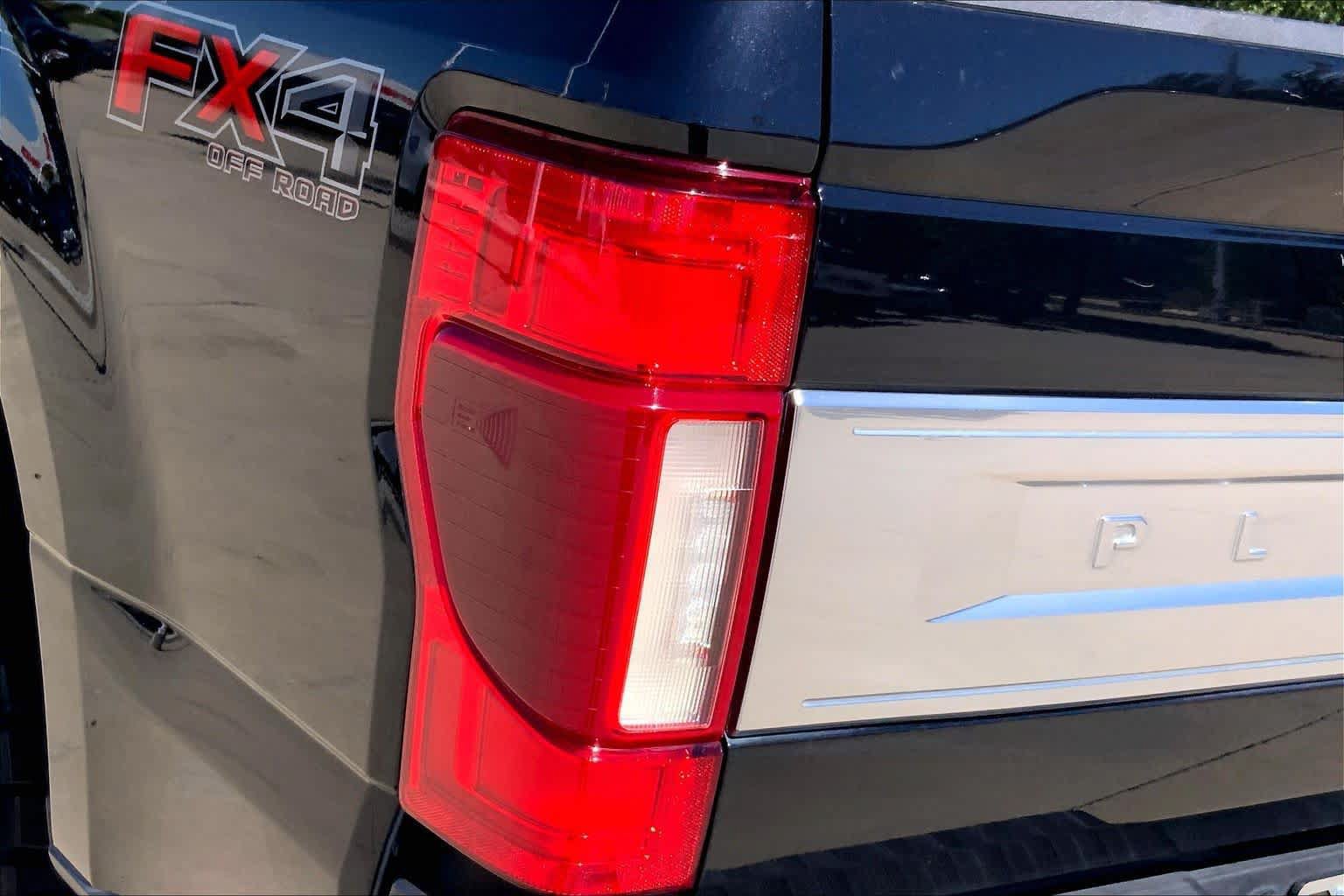Used 2020 Ford F250 Platinum w/ FX4 Off-Road Package AWD/4WD image 27