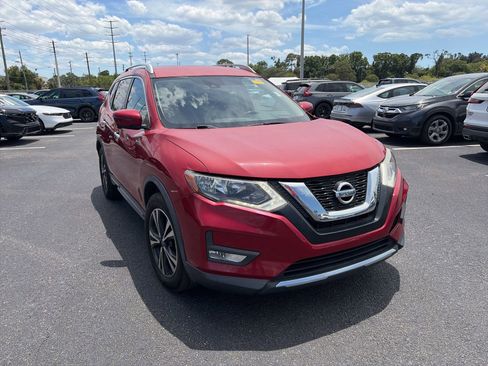 Used 2017 Nissan Rogue SL FWD image 1