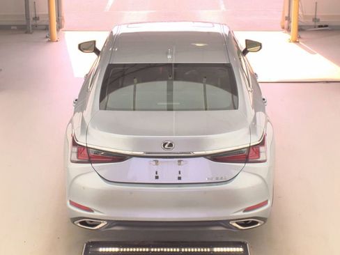 Used 2024 Lexus ES 350 w/ Premium Package image 7