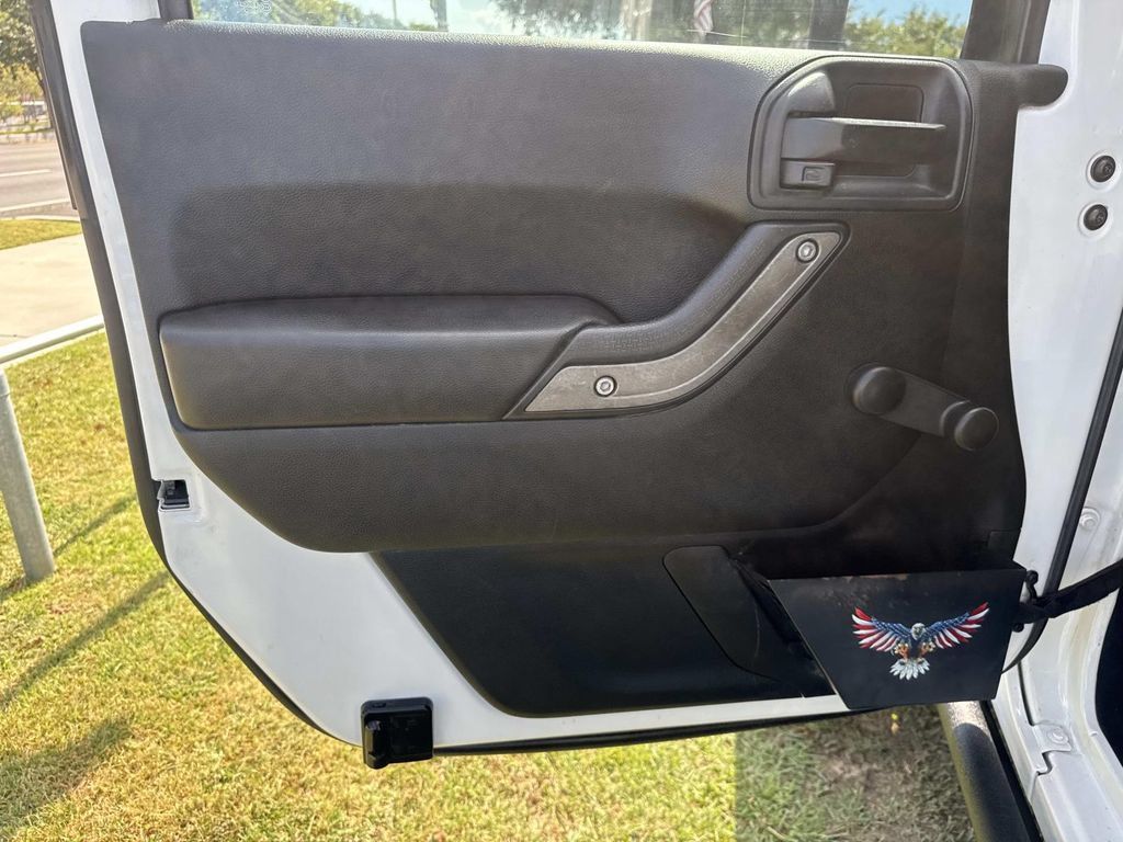 Used 2017 Jeep Wrangler Unlimited Sport w/ Connectivity Group AWD/4WD image 20