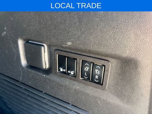 Used 2023 Chevrolet Suburban Premier AWD/4WD image 23