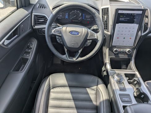 Used 2024 Ford Edge SEL w/ Convenience Package AWD/4WD image 17