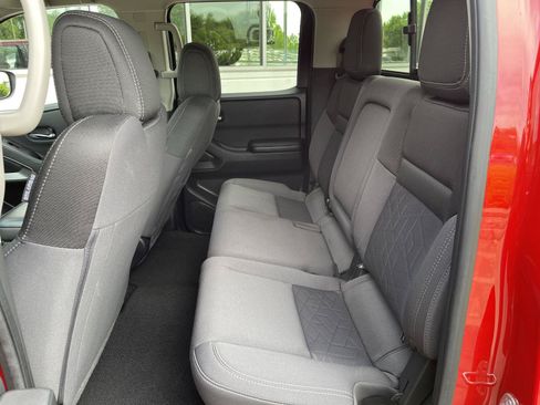 Used 2025 Nissan Frontier SV AWD/4WD image 34