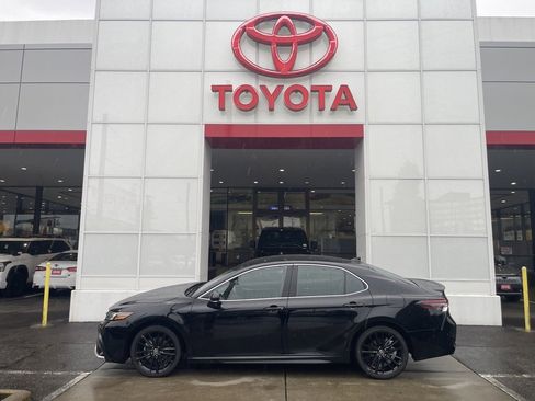 Certified 2023 Toyota Camry XSE image 1