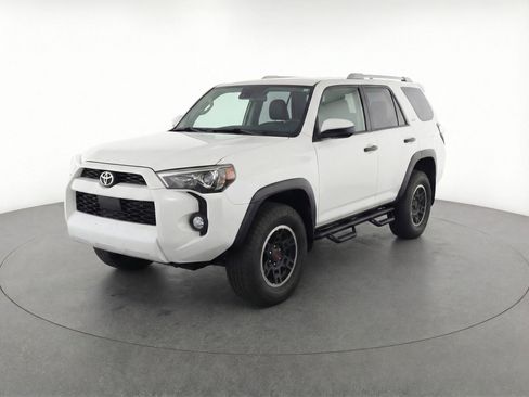Used 2025 Toyota 4Runner TRD Off-Road image 3