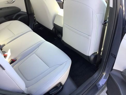 Used 2025 Hyundai Tucson SE AWD/4WD image 24