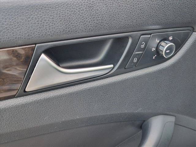 Used 2015 Volkswagen Passat 1.8T SEL Premium FWD image 13