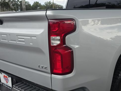 Used 2022 Chevrolet Silverado 1500 LTZ AWD/4WD image 11