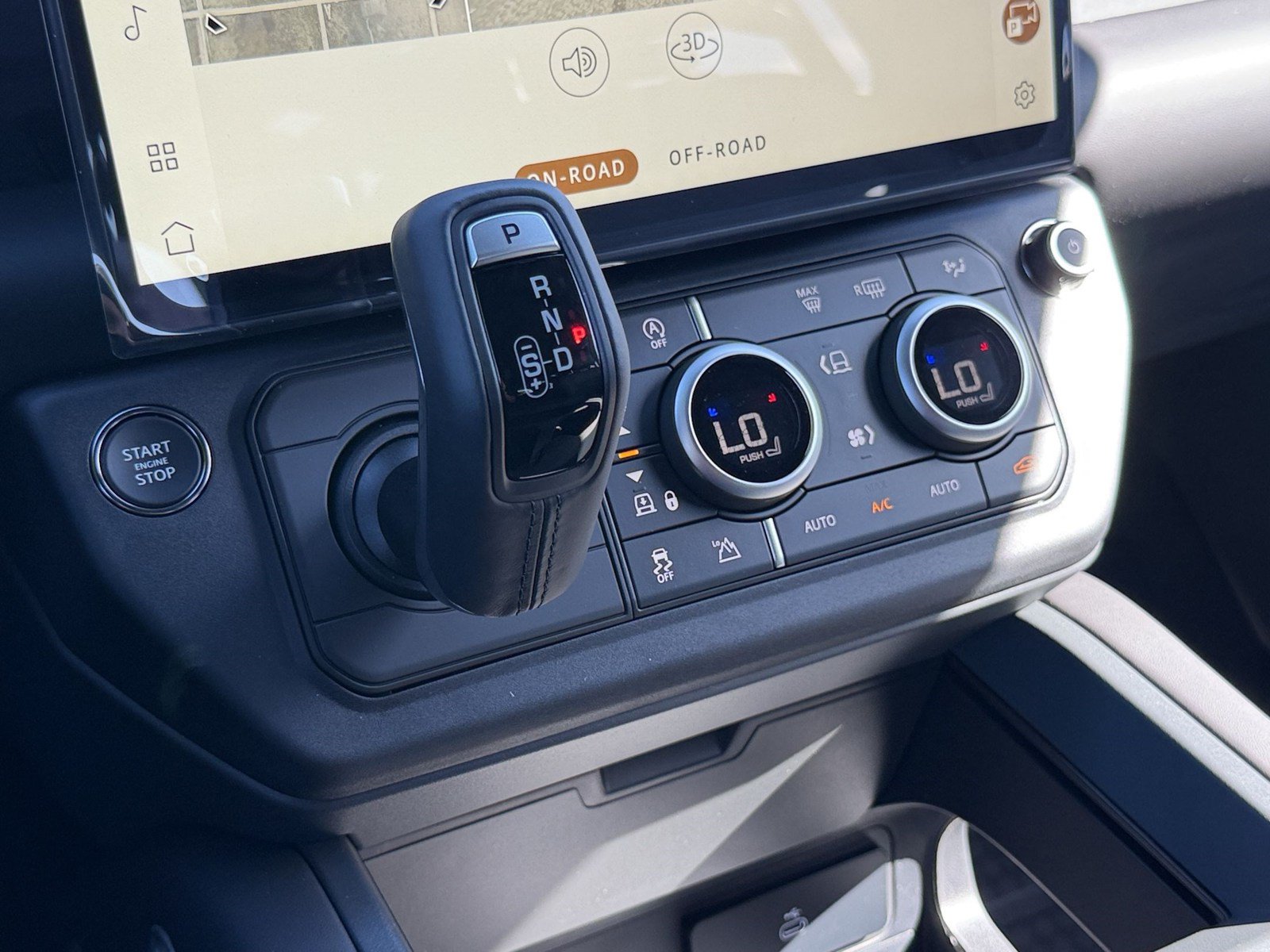 New 2026 Land Rover Defender 110 S AWD/4WD image 16