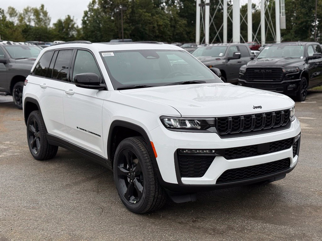New 2027 Jeep Grand Cherokee Limited AWD/4WD image 4