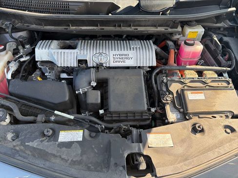 Used 2016 Toyota Prius V Three FWD image 21