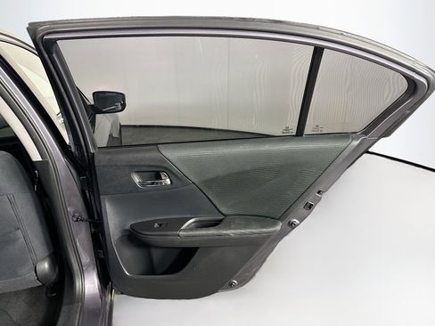 Used 2015 Honda Accord LX image 27