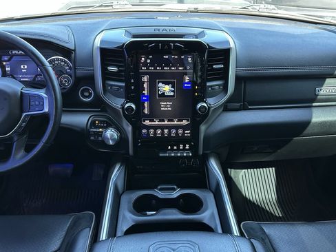Used 2019 RAM 1500 Laramie AWD/4WD image 14