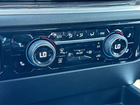 Used 2023 Chevrolet Silverado 1500 LT w/ Leather Package image 16