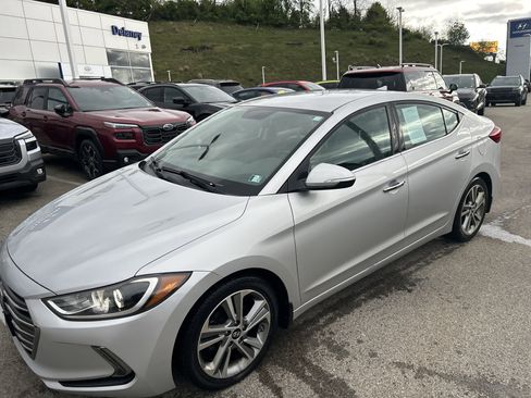 Used 2017 Hyundai Elantra Limited FWD image 11