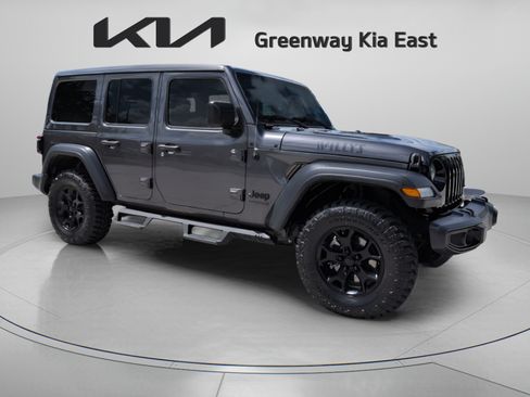 Used 2021 Jeep Wrangler Unlimited Sport AWD/4WD image 3