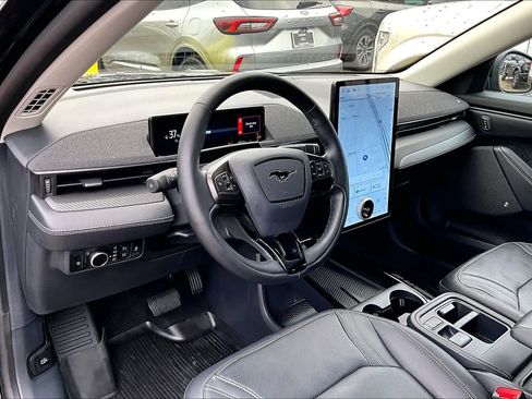 Used 2025 Ford Mustang Mach-E Premium image 17